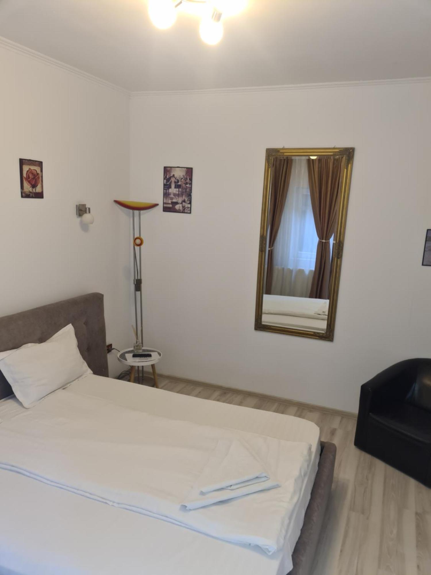 Pensiunea Corina Boutique Craiova Ngoại thất bức ảnh