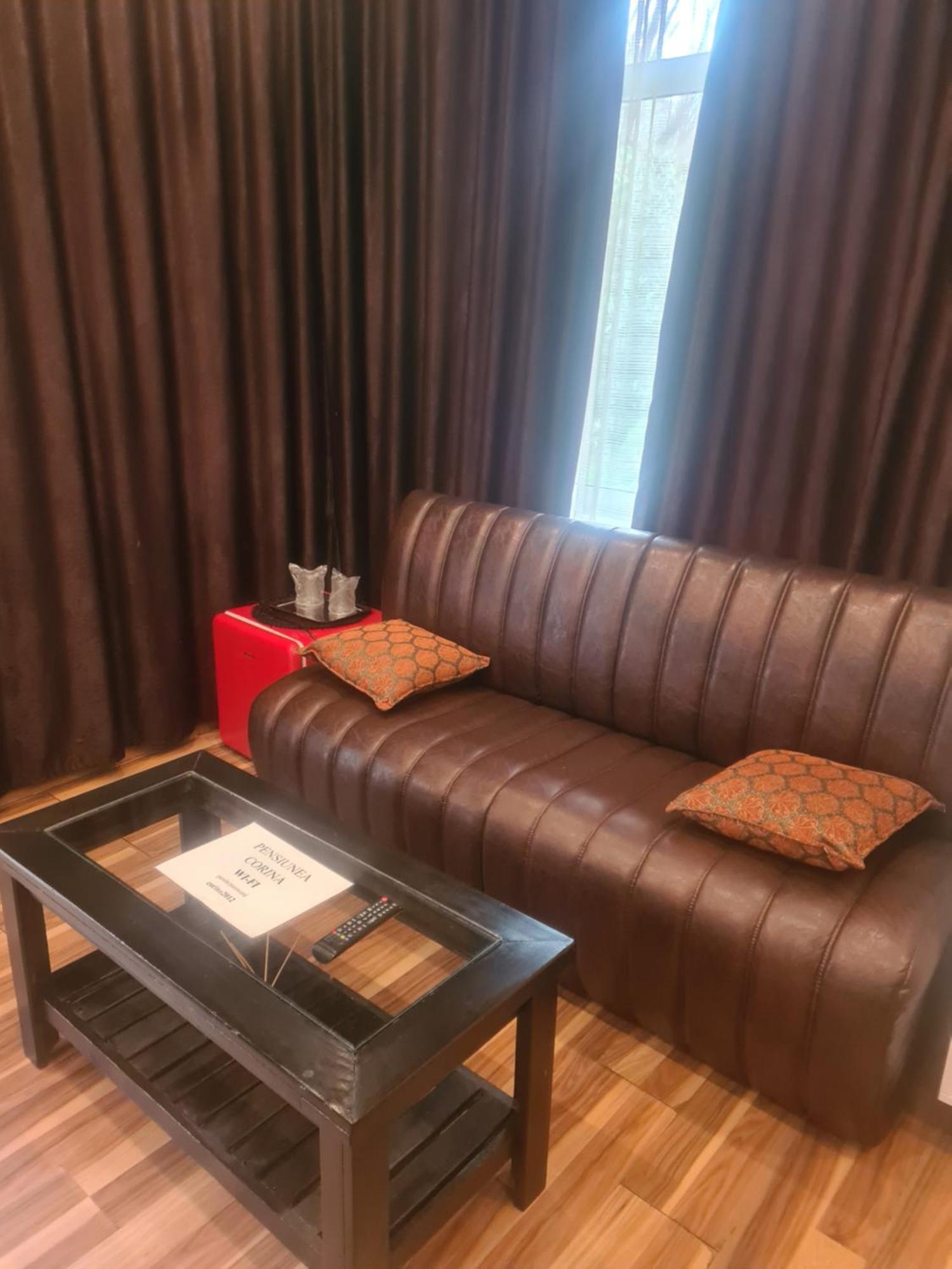 Pensiunea Corina Boutique Craiova Ngoại thất bức ảnh